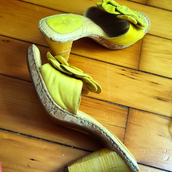 Born Crown platform heel mule with lovely flower detail - Picture 2 of 8